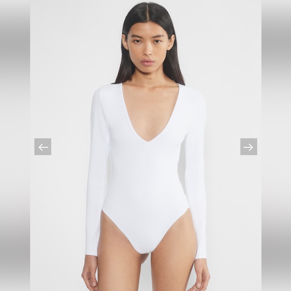 ARITZIA CONTOUR V-NECK LONG SLEEVE BODYSUIT - Picture 3 of 9